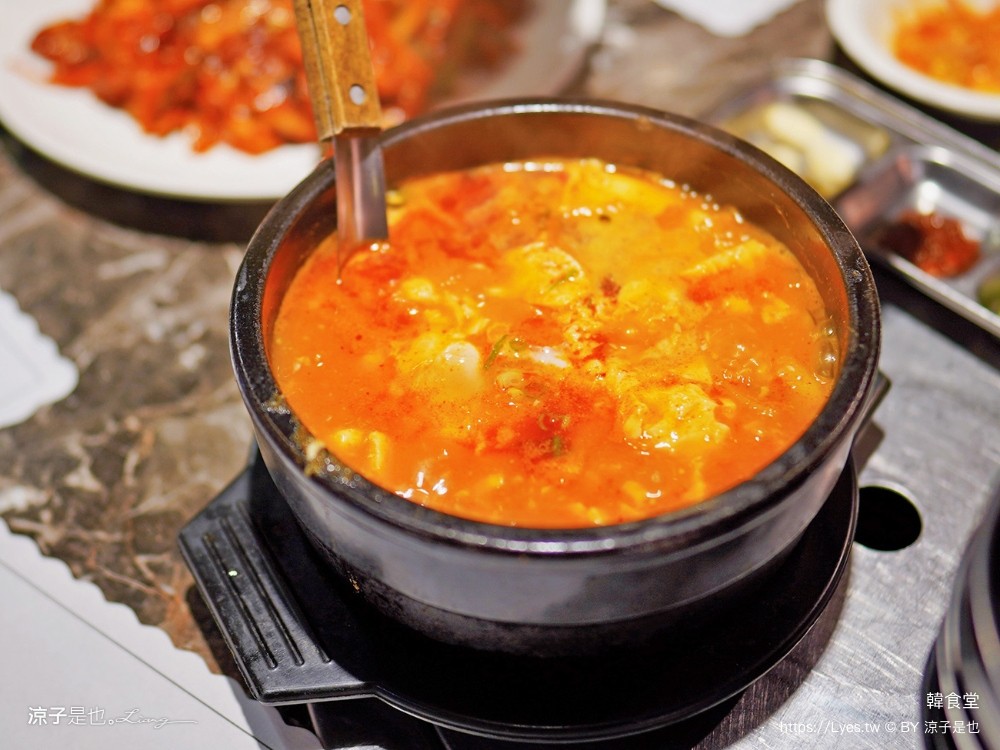 韓食堂 菜單 台北美食 韓式料理 韓國豬腳 水涼麵 辣豆腐鍋 推薦 松山 南京復興站