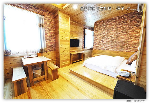 宜蘭民宿-北方札特(古堡館房間篇)-充滿木頭香氣的宜蘭城堡民宿