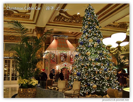 Christmas Cable Car 13