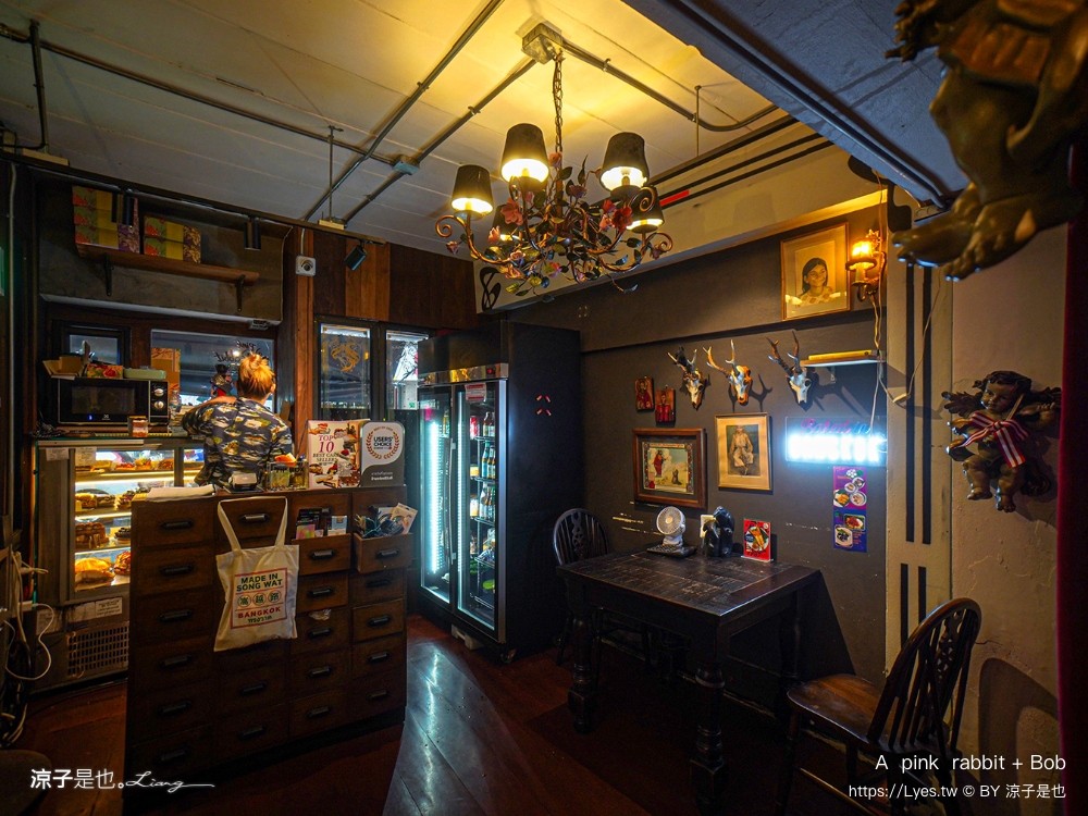 a pink rabbit bob 曼谷甜點 泰國 紅絲絨蛋糕 曼谷咖啡館 ega lab 嵩越路景點 曼谷下午茶推薦