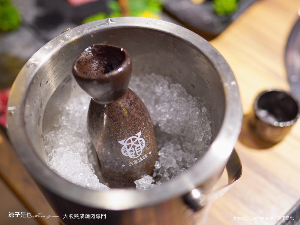 大股熟成燒肉專門 菜單 台中燒肉美食 大股熟成燒肉中科店 厚切牛舌 和牛 推薦必吃 清酒自動販賣機 專人代烤