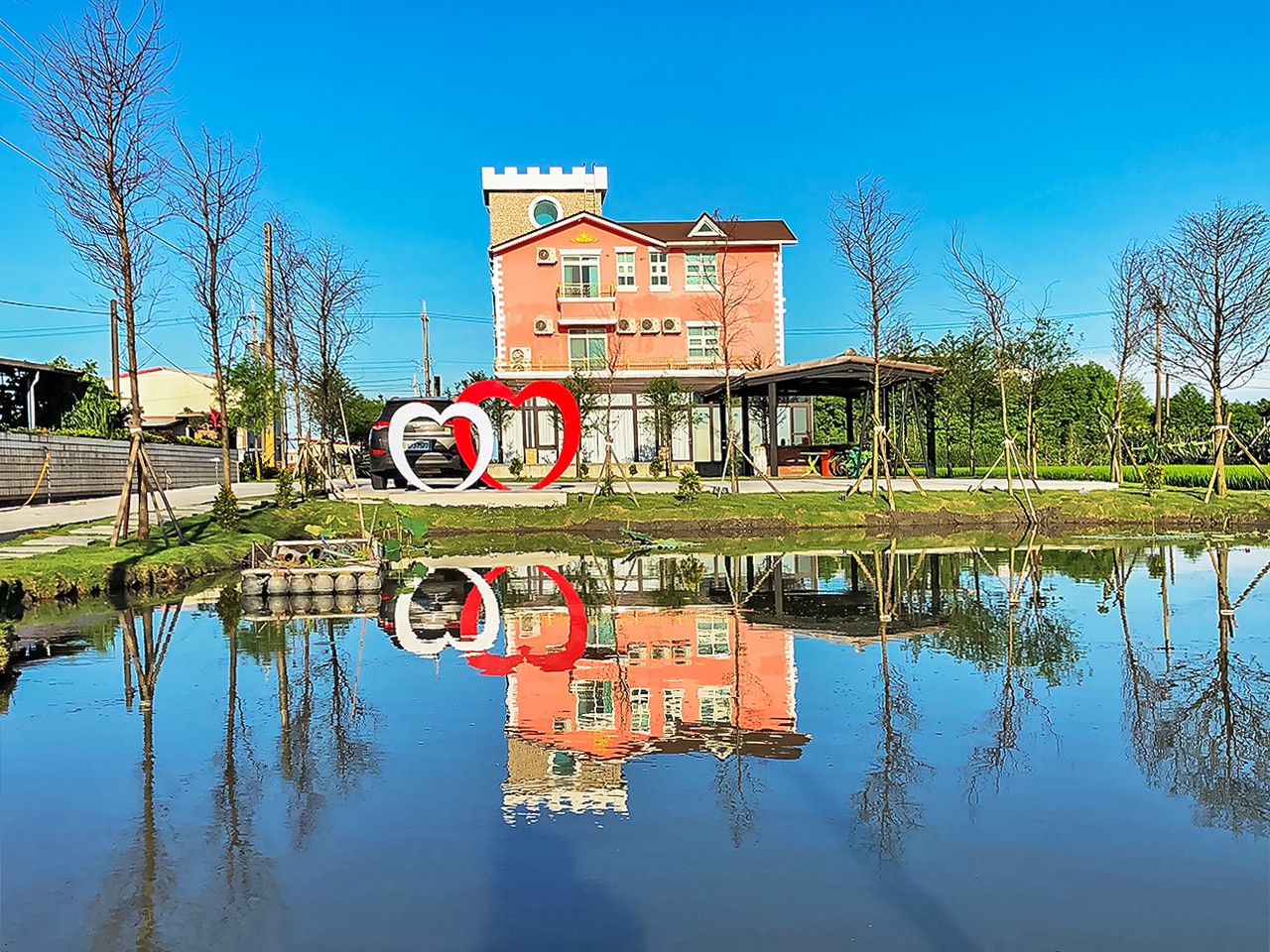 宜蘭-蜜雪蓮親子城堡 全新五結民宿 溜滑梯房型可以盡情玩 還有遊戲室、電動車、戲沙玩水池