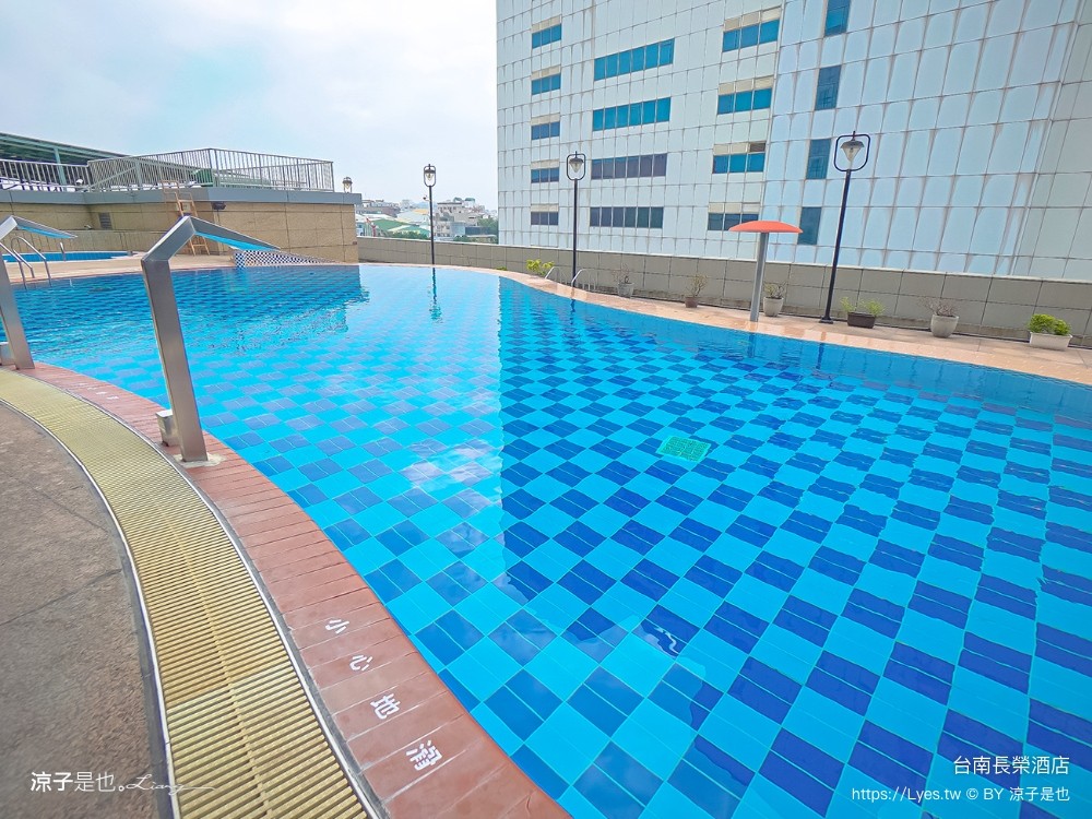 長榮桂冠酒店 台南住宿 台糖長榮台南 游泳池飯店 早餐 評價 親子 遊戲室