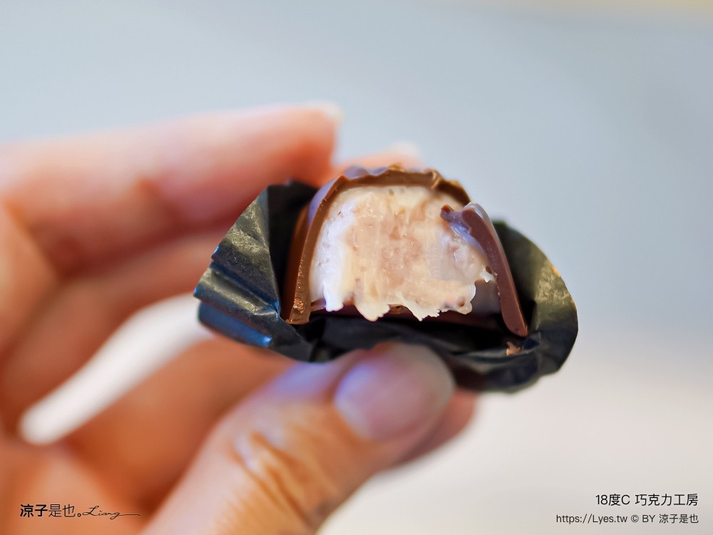 18度c巧克力工房 冰淇淋 南投埔里18度c巧克力工房 生吐司 埔里景點美食二日遊 埔里美食 希爾拉villa 朗寧牛排 南投餐廳 南投住宿推薦 日高鍋物 埔里伴手禮