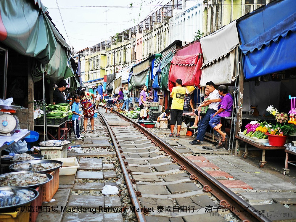 美功鐵道市場 Maeklong Railway Market 泰國自由行