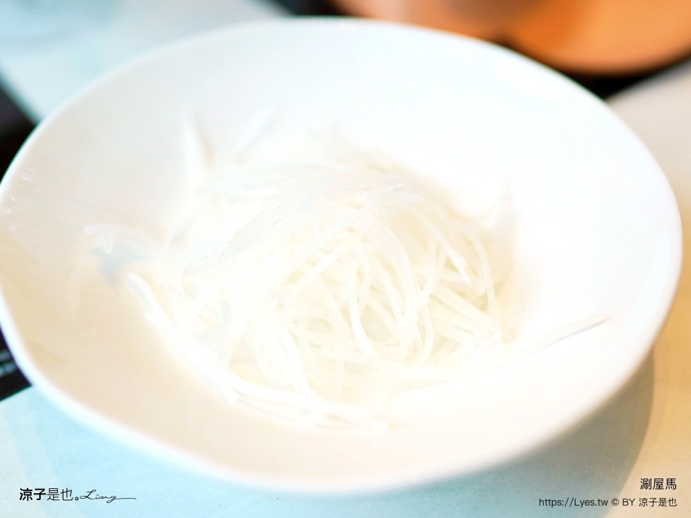 涮屋馬 菜單 新開幕 屋馬火鍋品牌 試營運 個人鍋物 和牛套餐 訂位 停車 台中火鍋餐廳 新光三越美食 和牛套餐 訂位 停車 台中火鍋餐廳 新光三越美食