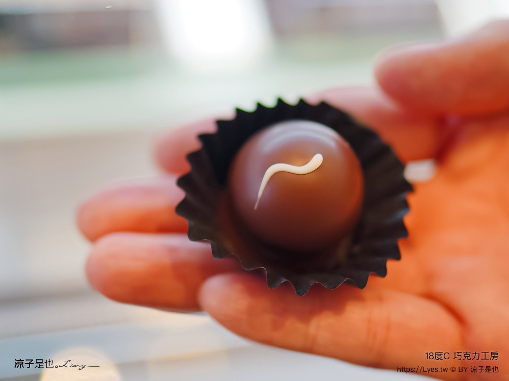 18度c巧克力工房 冰淇淋 南投埔里18度c巧克力工房 生吐司 埔里景點美食二日遊 埔里美食 希爾拉villa 朗寧牛排 南投餐廳 南投住宿推薦 日高鍋物 埔里伴手禮