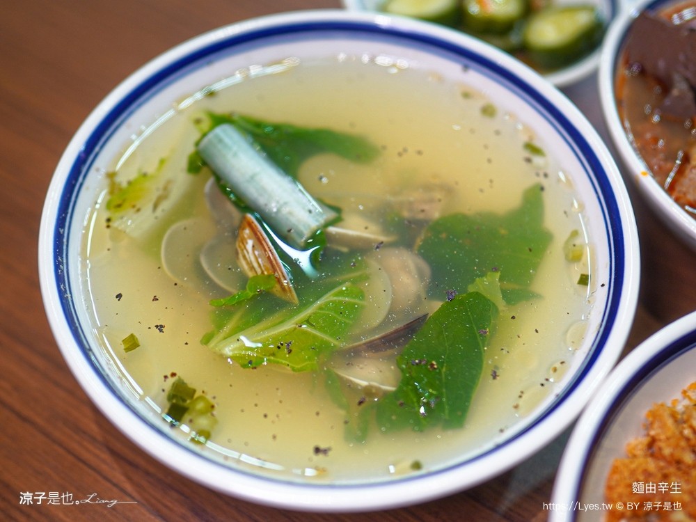 麵由辛生漢口店 菜單 台中北區美食 文青麵店 麻辣滷肉麵 黑皮麻醬麵 老上海香蔥麵 台中小吃