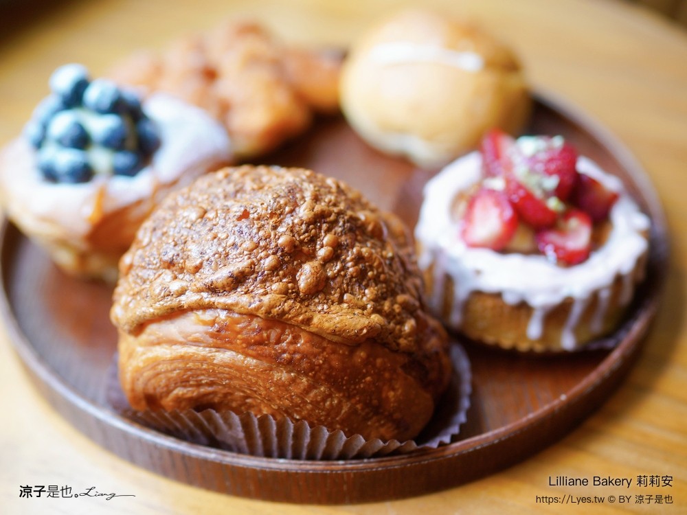 莉莉安可頌烘焙專門店 菜單 台中 麵包 下午茶 咖啡館 文青老宅 蛋糕 台中甜點 lilliane bakery