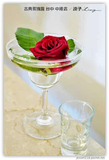 台中-古典玫瑰園 中港店-中港路古典玫瑰園環境滿舒適的