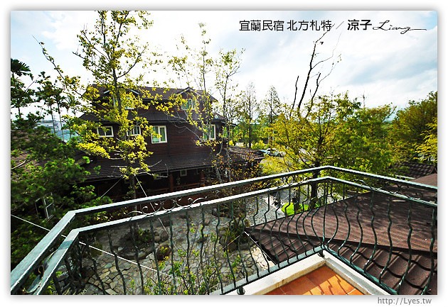 宜蘭民宿-北方札特(古堡館房間篇)-充滿木頭香氣的宜蘭城堡民宿