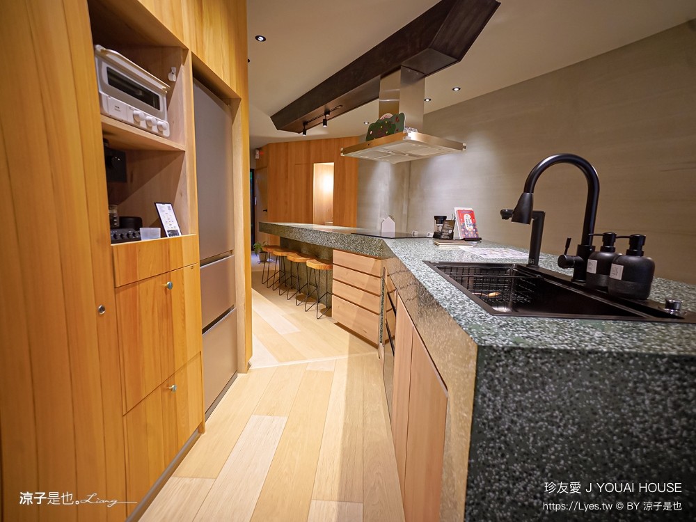 珍友愛 台南住宿 台南包棟民宿 台南美術館飯店 珍友愛價格 房型 設施 廚房 珍友愛景觀包棟民宿 j youai house