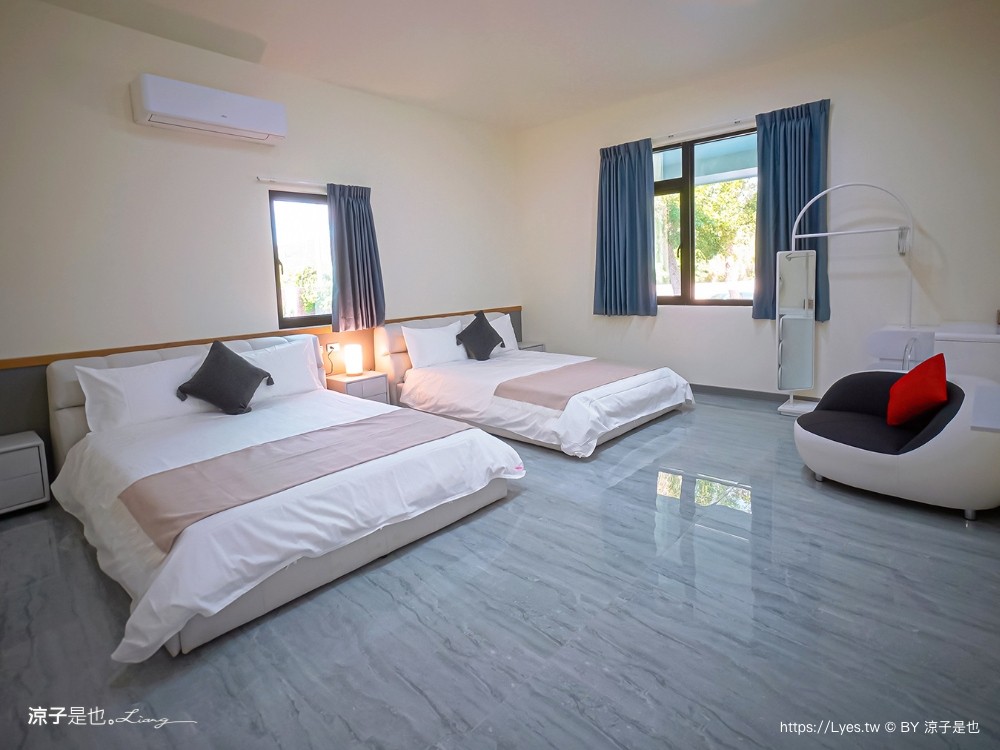 墾丁包棟民宿 屏東住宿 滿州住宿 touch villa 泳池 房型 庭院 卡拉ok 烤肉