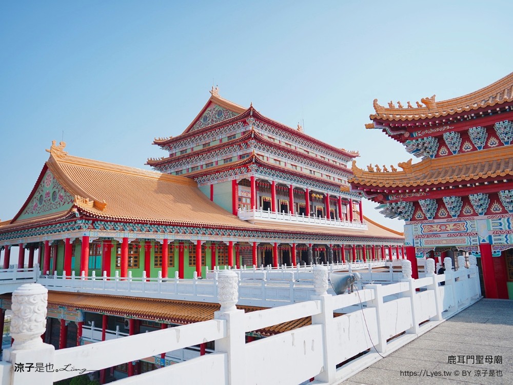 鹿耳門聖母廟 月老 台南景點 特色介紹 換裝攝影棚 鹿耳門聖母廟煙火 住宿 免門票 親子景點