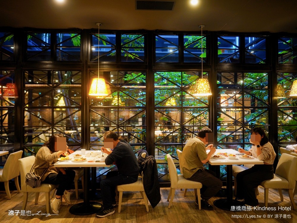 康橋商旅 康橋商旅覺民館 早餐 宵夜 吃到飽 房型 高雄康橋商旅 高雄住宿推薦 高雄平價飯店 親子飯店 kindness hotel