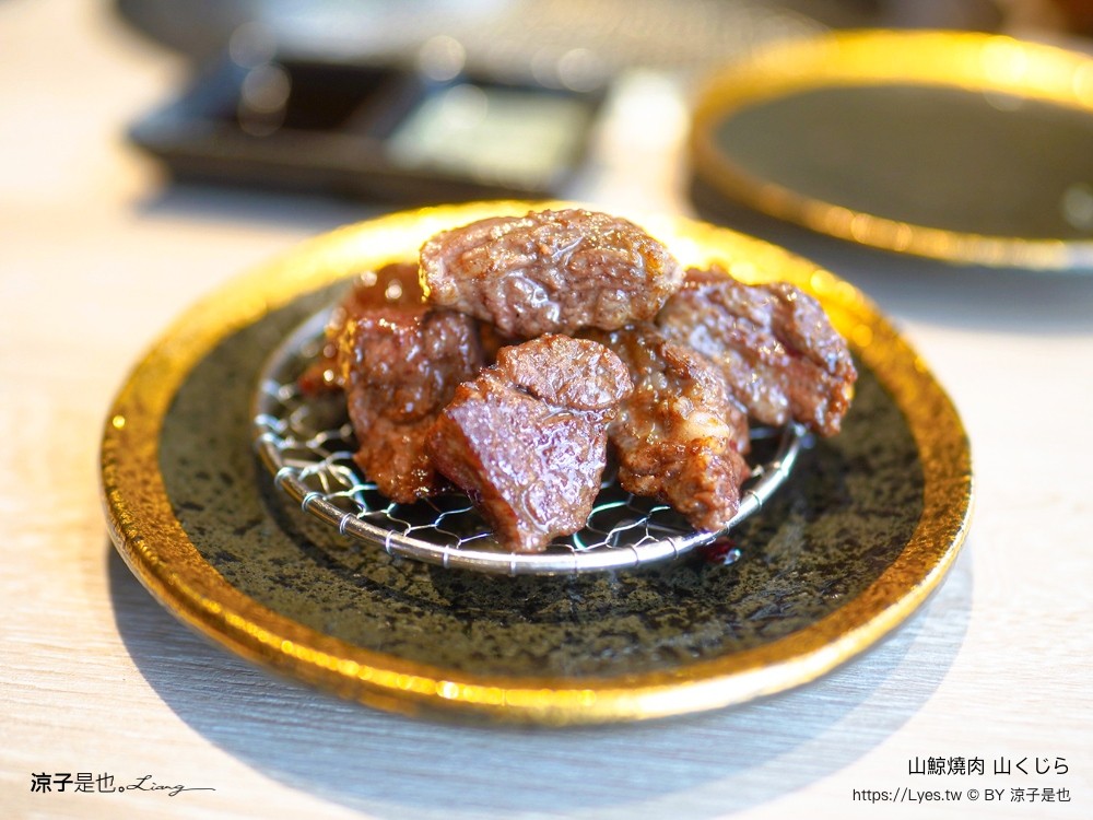 山鯨燒肉 菜單 台中漢口 燒肉美食 生日優惠 停車 訂位 優惠 台中燒肉餐廳推薦 和服 網美必拍 寶箱