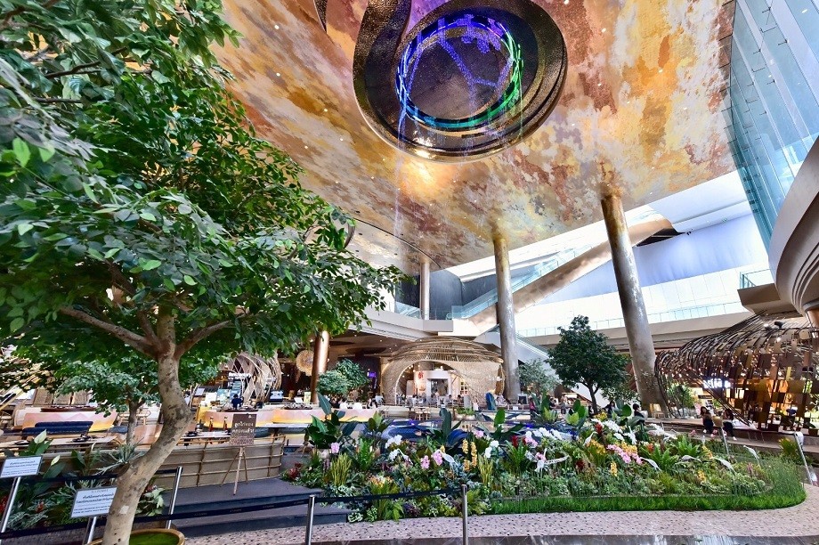 曼谷-逛 ICONSIAM暹羅天地 你需要知道這7件事！ 交通、品牌、餐廳、折扣、活動…室內水上市場好特別啊