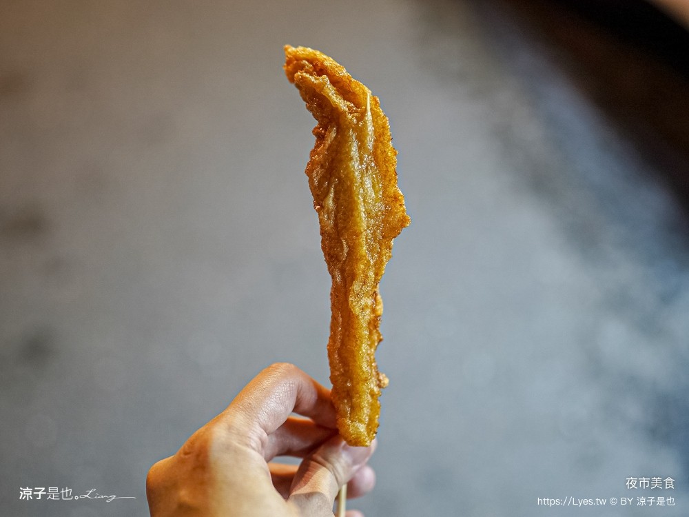 冬山夜市美食 必吃推薦 宜蘭 菜單 泰妃 94旗魚黑輪 石板烤肉 宜大蔥油餅 康拔無骨排骨酥 三杯滷味 黃金燒肉刈包