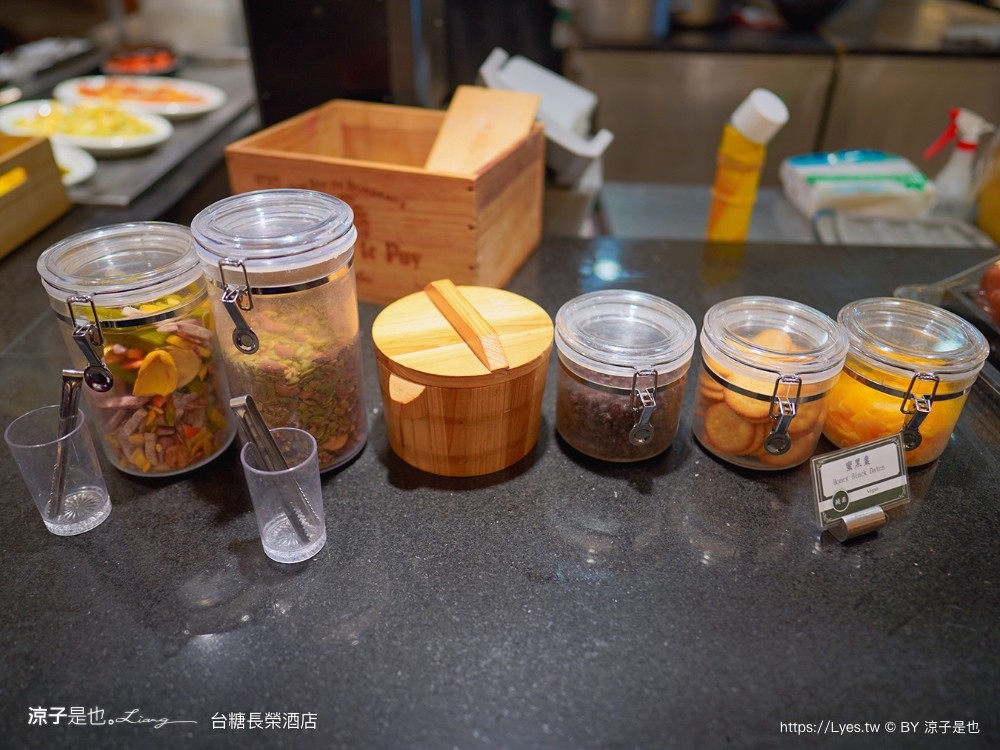 長榮飯店台南 台糖長榮酒店 台南住宿 高鐵假期 長榮桂冠自助餐 優惠 游泳池飯店 長榮早餐 評價 親子 遊戲室