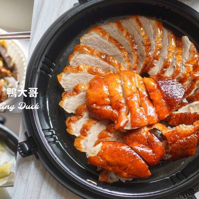 【台中北屯】鴨大哥港式脆皮烤鴨 水湳經貿店︱鴨架推薦加炒米血、高麗菜，白菜老火湯可以買回家當湯底