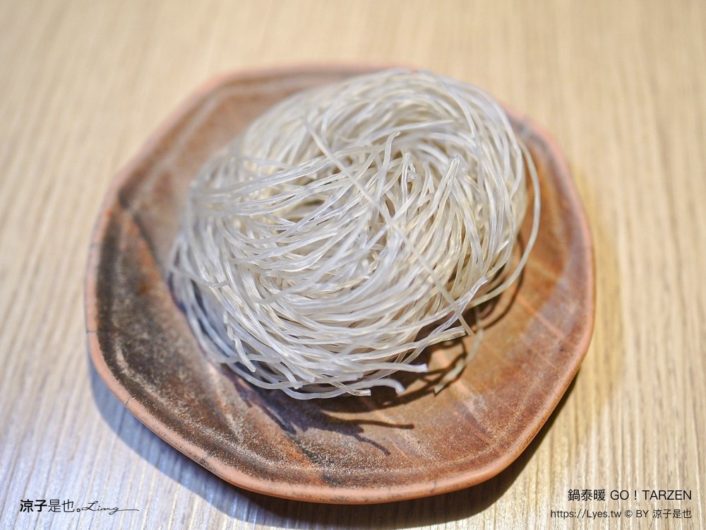 鍋泰暖 台中大里店 菜單 生日壽星優惠 泰式料理 火鍋吃到飽 自助吧 大里美食 親子友善餐廳 冬陰功火鍋 台中聚餐