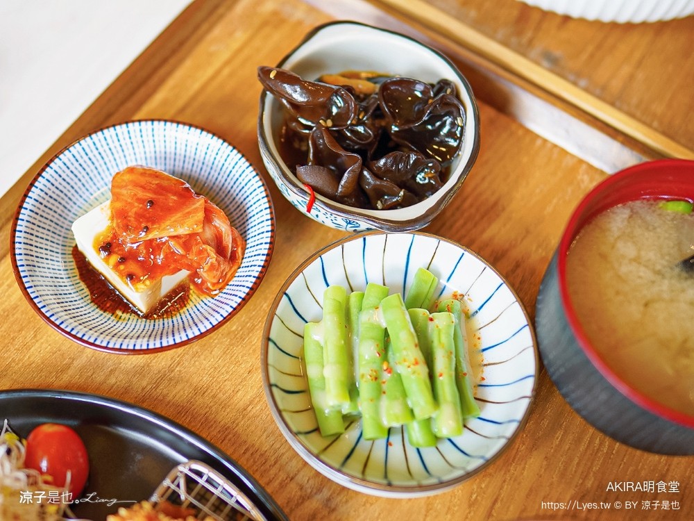 明食堂 日式定食 日式便當 老滷虱目魚肚 炸豬排 akira