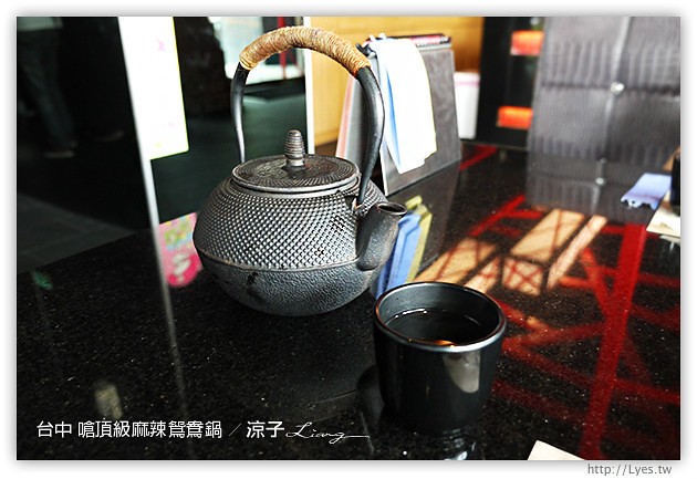 台中-嗆頂級麻辣鴛鴦鍋-麻辣火鍋吃到飽 小蒙牛新品牌