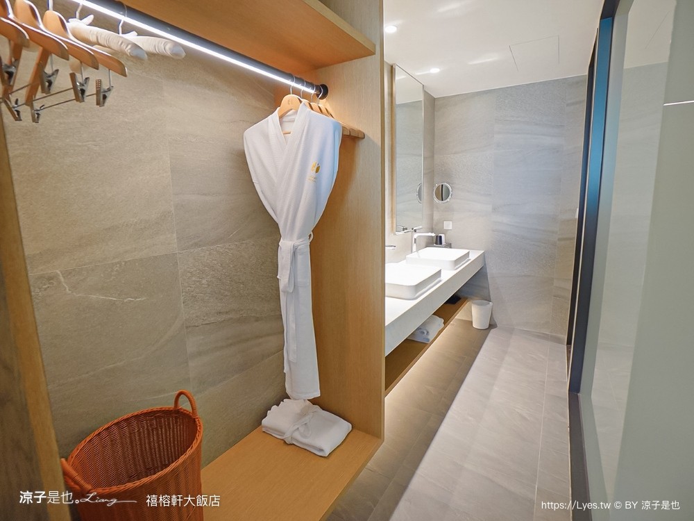 禧榕軒大飯店 台南新開幕 火車站住宿飯店 雙人房 四人房 家庭房 房型開箱 頂樓空中花園泳池 房價