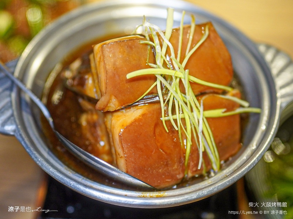 柴火火燄烤鴨館 菜單 台中烤鴨推薦 北屯松竹美食 櫻桃片皮鴨 中式合菜餐廳 火焰片鴨秀 芋頭米粉鴨鍋 父親節 母親節 聚餐