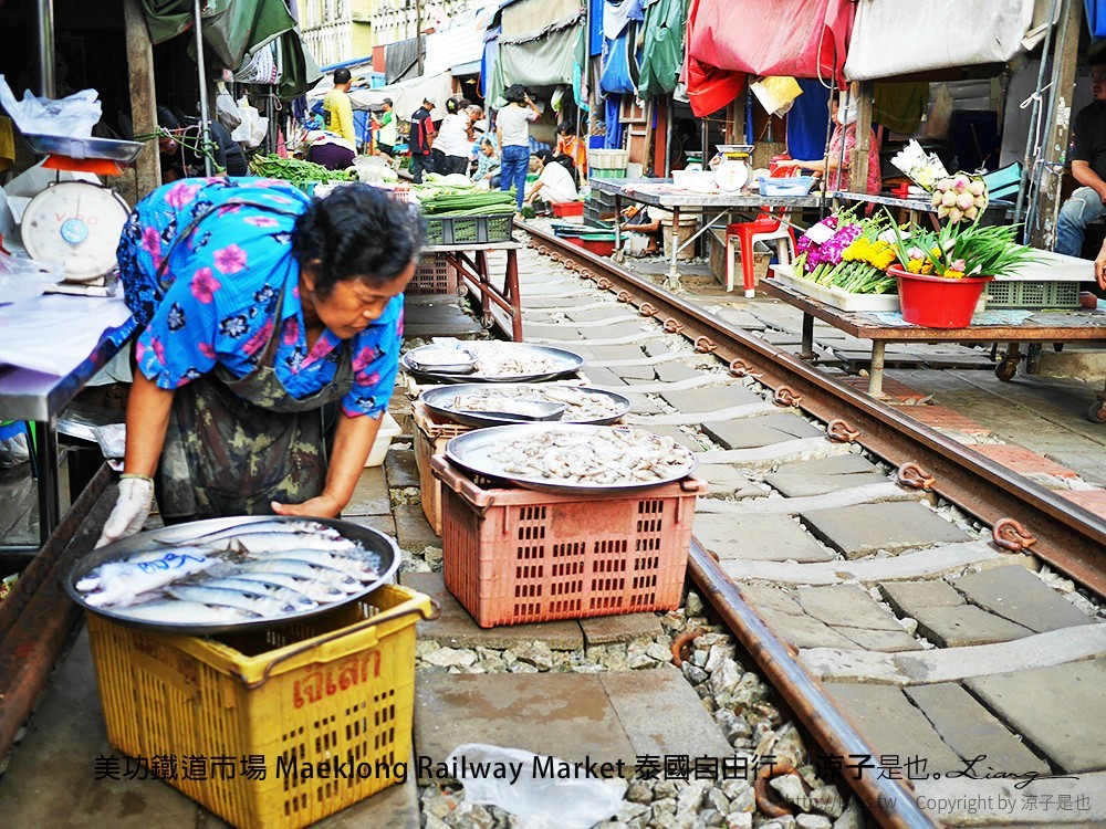 美功鐵道市場 Maeklong Railway Market 泰國自由行