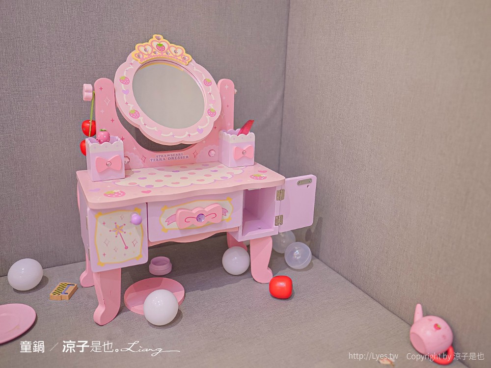 童鍋 親子火鍋 台中 親子餐廳 秀泰文心店 遊戲室 網美 打卡 IG 北歐風