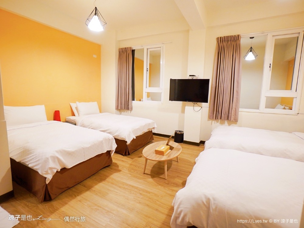 偶然行旅 嘉義飯店 文化路夜市旁 嘉義平價住宿 四人房 車場 文化鹿行旅 房價評價