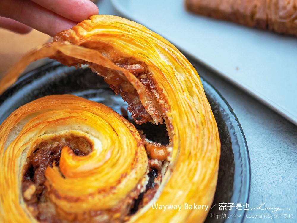 餵餵麵包 台中北屯 美食 餐廳 小吃 麵包店 生吐司 可頌 巧克力卡雷酥 Wayway Bakery