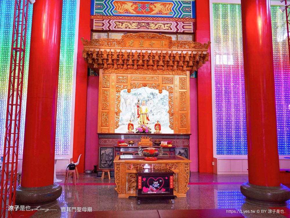 鹿耳門聖母廟 月老 台南景點 特色介紹 換裝攝影棚 鹿耳門聖母廟煙火 住宿 免門票 親子景點