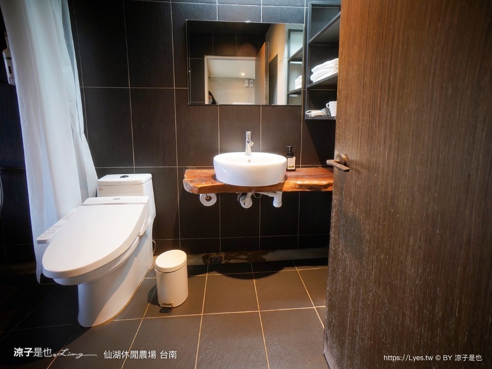 仙湖農場 仙湖休閒農場 住宿房型 台南民宿 早餐 餐廳 菜單 無邊際泳池 小動物 親子飯店 台南景點 龍眼