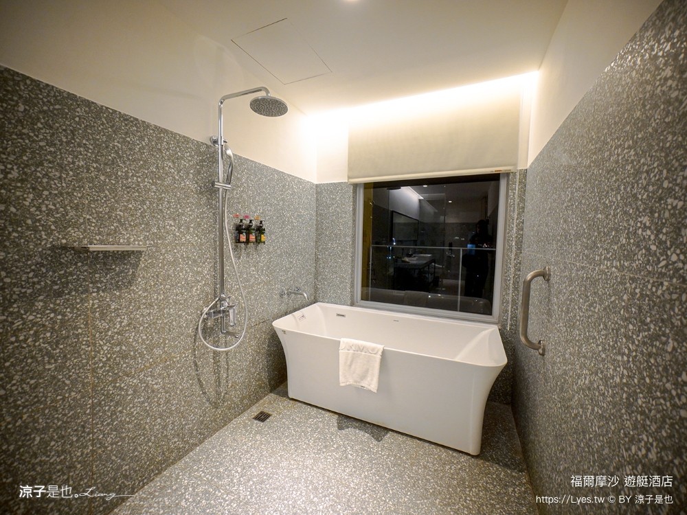 福爾摩沙遊艇酒店 台南安平住宿 台南飯店 遊艇酒店 無邊際泳池 笑笑羊 早餐 台南親子飯店