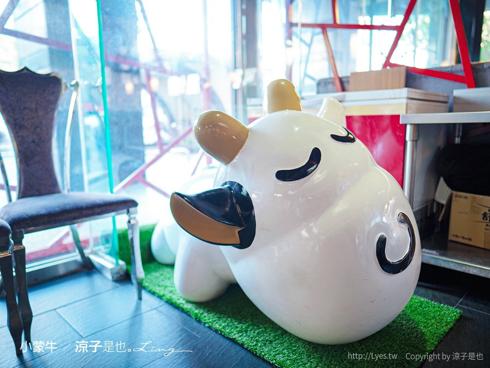 小蒙牛頂級麻辣養生鍋 台中 台灣大道餐廳 麻辣火鍋吃到飽 哈根達司 和牛 美食 菜單 優惠 兒童節活動