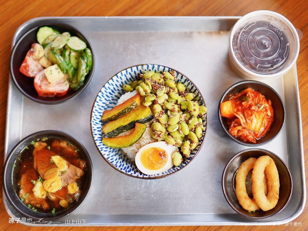 山上山下 菜單 南投埔里美食 山上山下咖哩飯專賣店 桃米村 唐揚雞 炸豬排 唐揚雞 炸豬排