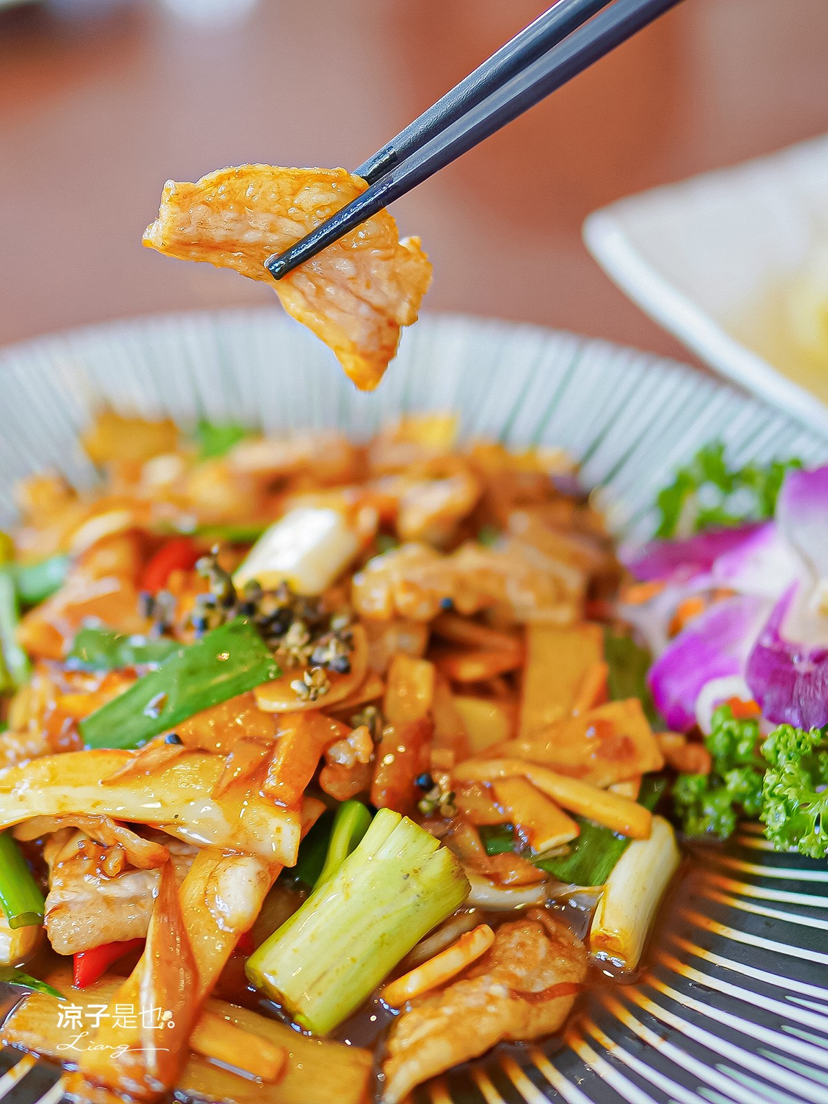 埔里美食-客香御餐坊(附菜單) 創意特色客家菜 招牌梅干黃金塔 廚師真的刀工了得啊(恭敬)