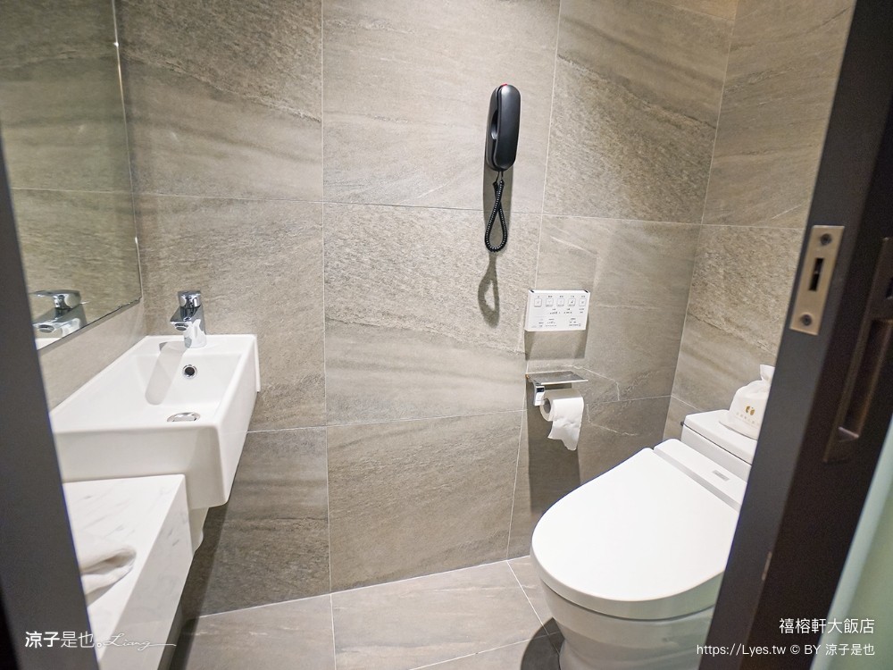 禧榕軒大飯店 台南新開幕 火車站住宿飯店 雙人房 四人房 家庭房 房型開箱 頂樓空中花園泳池 房價