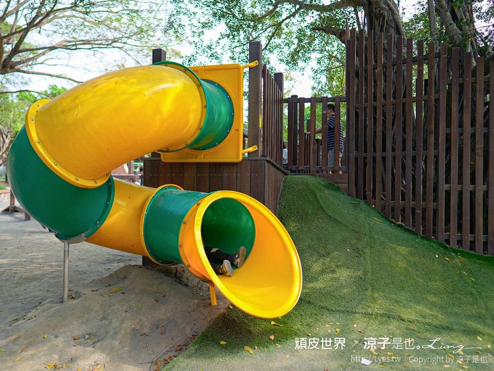 頑皮世界野生動物園攻略 門票優惠 台南親子景點 南台灣動物園 水豚君 長頸鹿 遊樂設施 戲水池