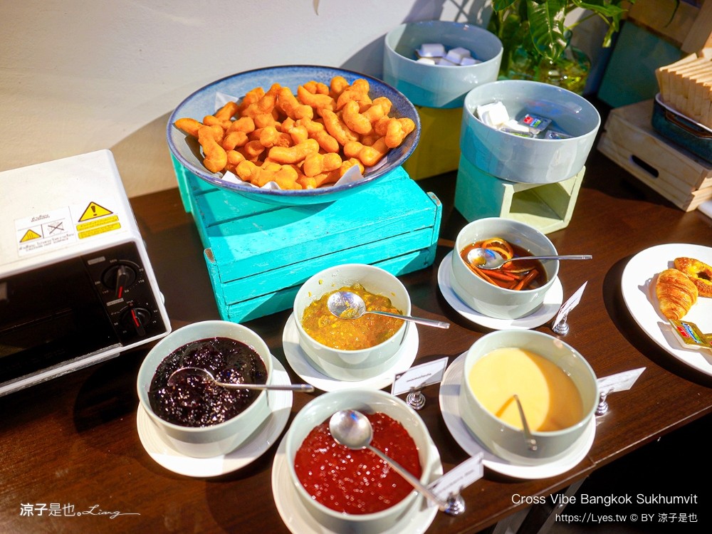 曼谷住宿 Cross Vibe Bangkok Sukhumvit 泰國飯店 四星級 親子飯店推薦 bts on nut 公寓式旅店 房價 交通 素坤逸