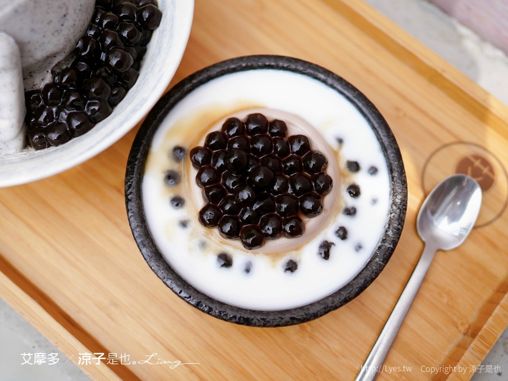 艾摩多手工杏仁豆腐 菜單 台南甜點 赤崁樓美食 雪花冰 復活島 摩艾像