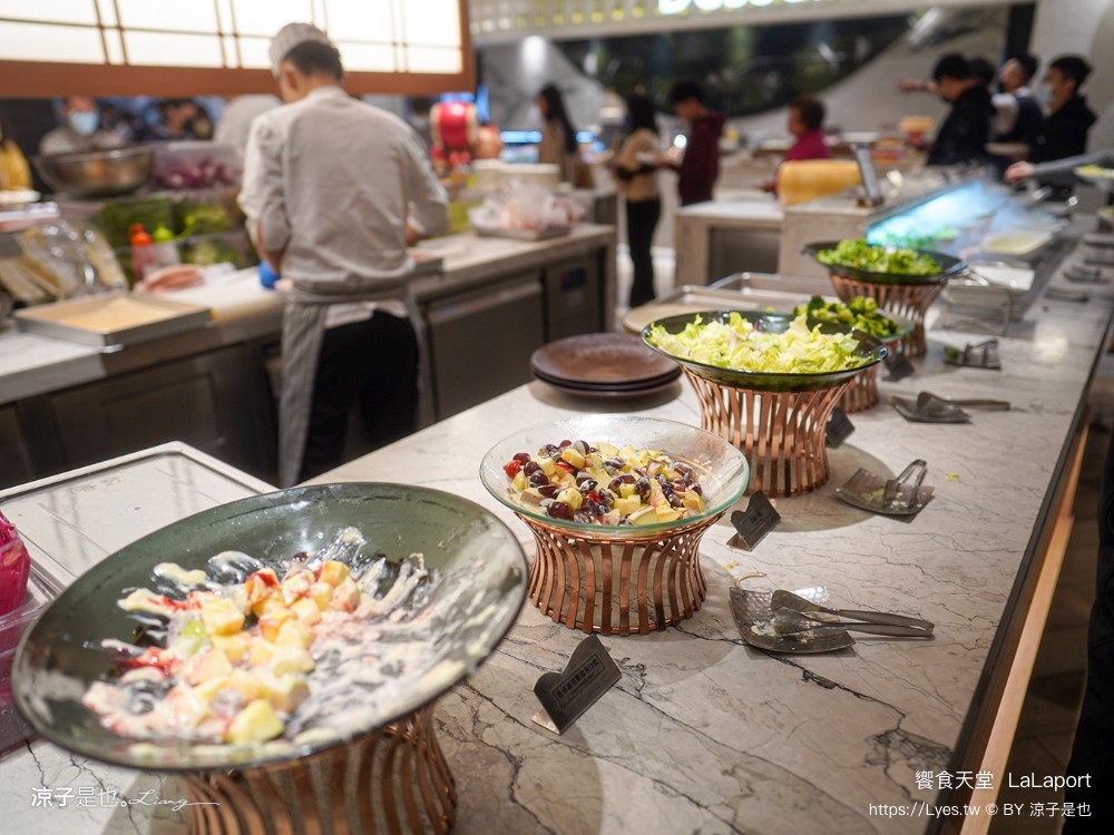 饗食天堂 lalaport 台中吃到飽推薦 必吃料理 台中美食 吃到飽餐廳 buffet 價位 牛排 生魚片 甜點