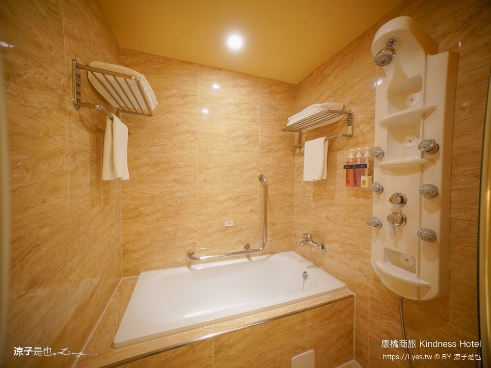 康橋商旅 康橋商旅覺民館 早餐 宵夜 吃到飽 房型 高雄康橋商旅 高雄住宿推薦 高雄平價飯店 親子飯店 kindness hotel