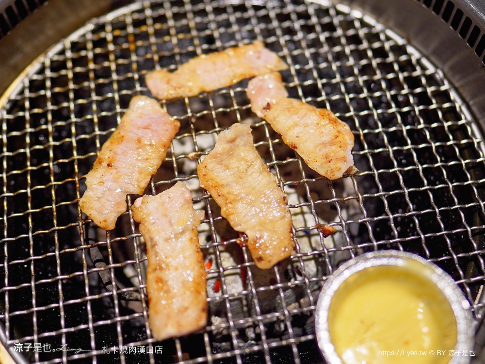 札卡燒肉 漢口店 菜單 台中燒肉餐廳 壽星優惠 迴轉燒肉 雙人套餐 日本a5和牛 和牛臭豆腐