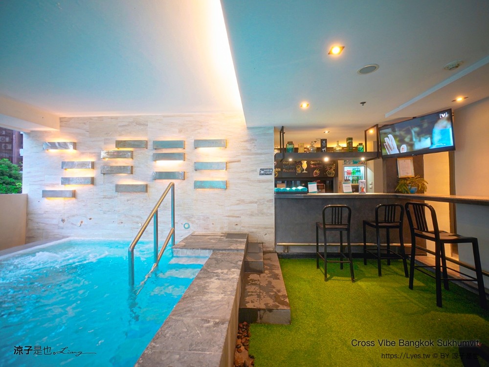 曼谷住宿 Cross Vibe Bangkok Sukhumvit 泰國飯店 四星級 親子飯店推薦 bts on nut 公寓式旅店 房價 交通 素坤逸