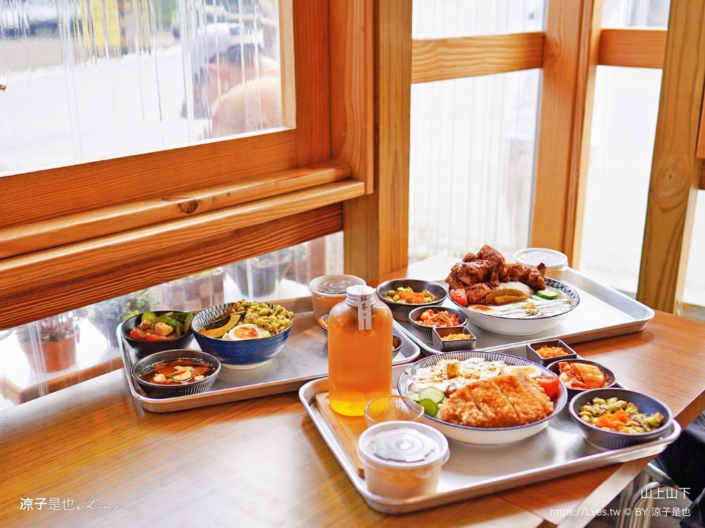 山上山下 菜單 南投埔里美食 山上山下咖哩飯專賣店 桃米村 唐揚雞 炸豬排 唐揚雞 炸豬排