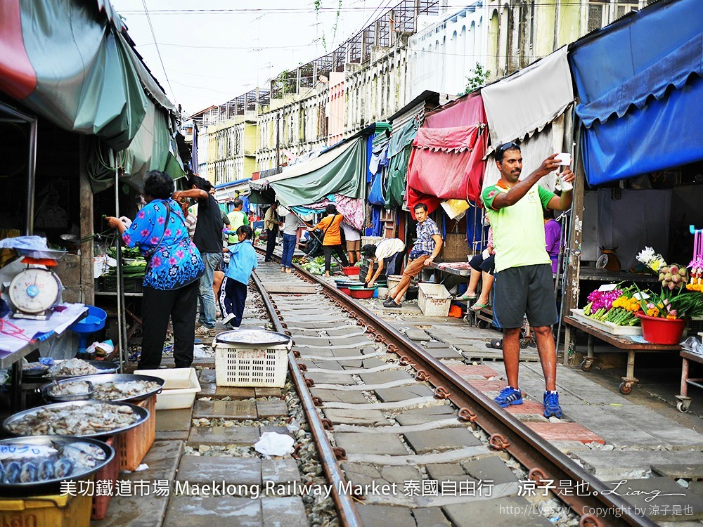 美功鐵道市場 Maeklong Railway Market 泰國自由行