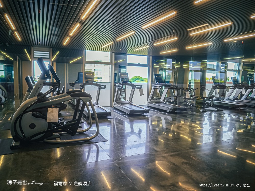 福爾摩沙遊艇酒店 台南安平住宿 台南飯店 遊艇酒店 無邊際泳池 笑笑羊 早餐 台南親子飯店